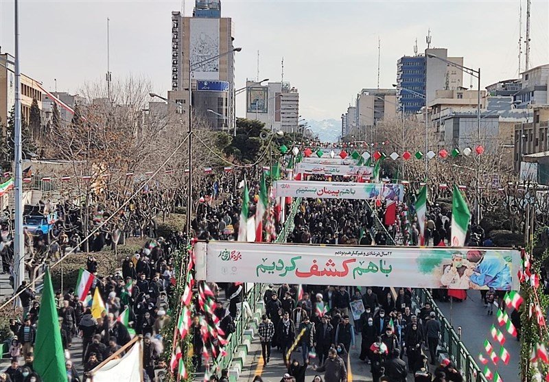 کدام شخصیت‌ها در راهپیمایی ۲۲ بهمن تهران حاضر شدند؟ 