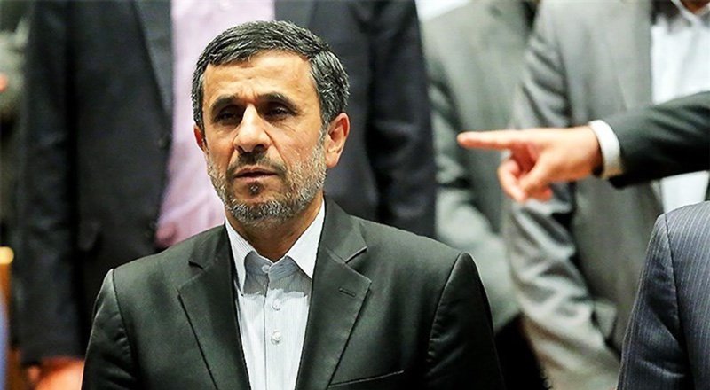 ماشین احمدی نژاد در پارکینگ بهزیستی چه می کند؟ + تصاویر
