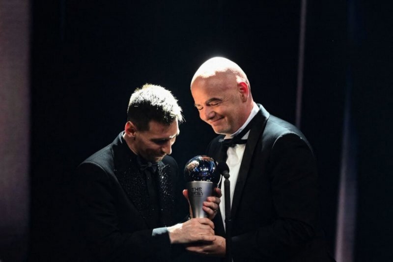  مراسم بهترین‌های فیفا / مسی مرد سال فوتبال جهان شد + فیلم
