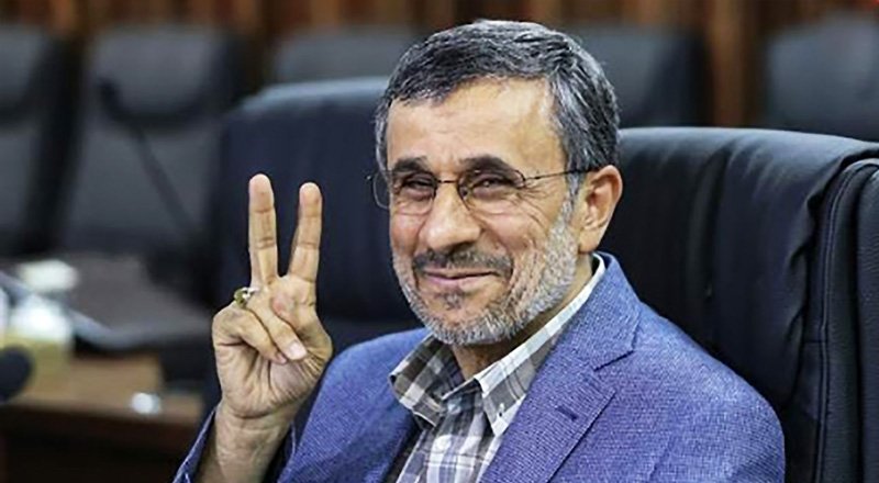 محمود احمدی‌نژاد استقلالی است یا پرسپولیسی؟