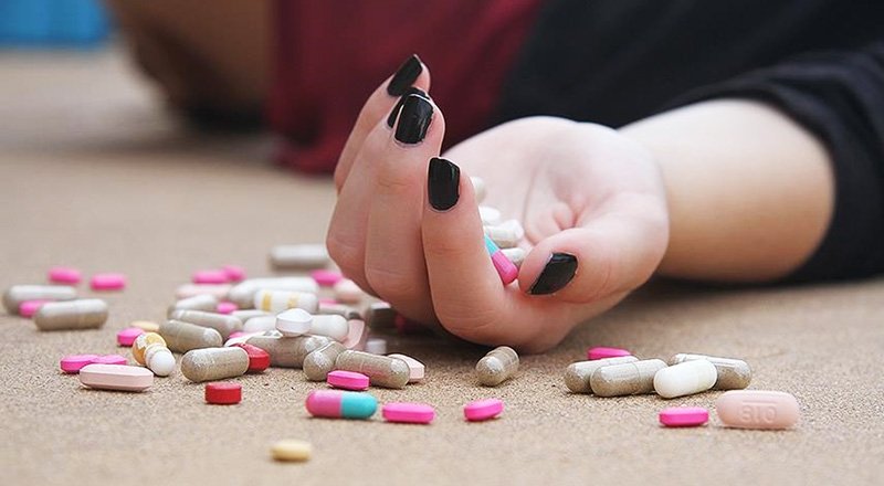 جزئیات جدید و عجیب خودکشی دسته‌جمعی خانواده مشهدی؛ تنها بازمانده به هوش آمد
