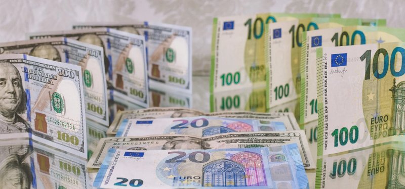 قیمت دلار و یورو در بازارهای مختلف 7 فروردین 1402