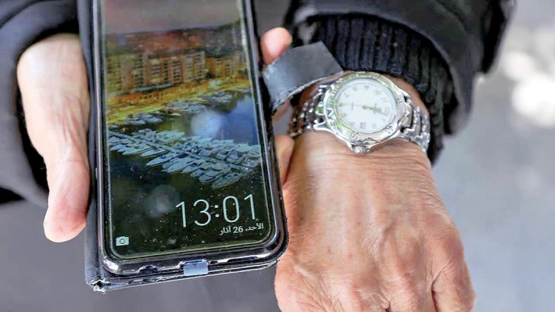 توضیحات وزیر ارتباطات درباره تغییر در ساعت گوشی‌های همراه