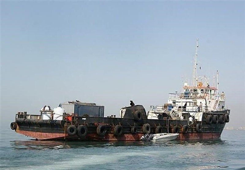 توقیف ۴ فروند شناور سوخت قاچاق در خلیج فارس