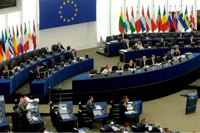 قانونگذار اروپایی: تحریم‌ها علیه ایران راهزنی بین‌المللی است