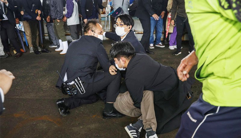 فوری؛ انفجار مهیب در محل سخنرانی نخست وزیر ژاپن + ویدیو