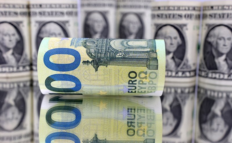 نوسان قیمت دلار و یورو در بازارهای مختلف 4 اردیبهشت 1402