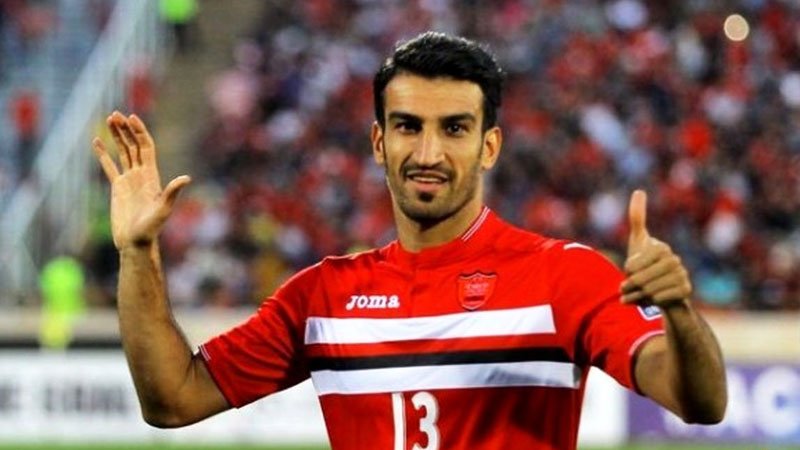 استتار جالب کاپیتان سابق پرسپولیس موقع تماشای دربی سوژه شد + عکس