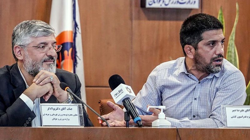 اتفاق عجیب و باورنکردنی؛ اخراج یک خبرنگار توسط دبیر در حاشیه انتخابات کشتی! + ویدیو