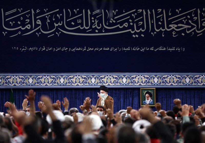رهبر انقلاب: اگر حج نباشد امت اسلامی فرو خواهد پاشید