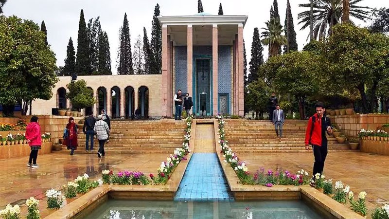 تصاویری تلخ و نگران کننده از آرامگاه سعدی! + عکس