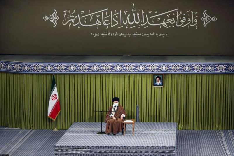 معنی آیه نصب شده در محل دیدار نمایندگان مجلس شورای اسلامی با رهبر معظم انقلاب