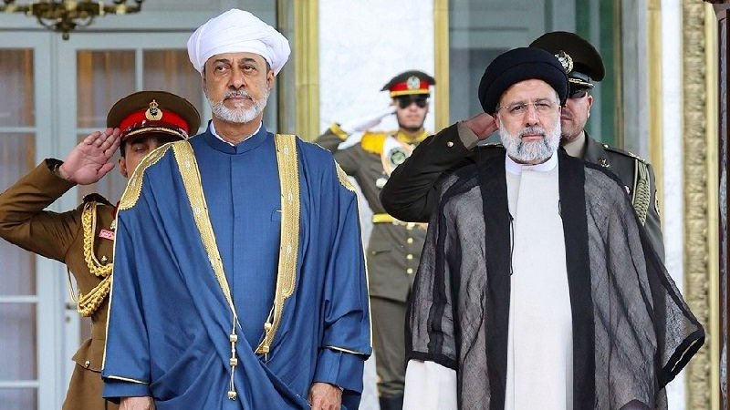 لباس متفاوت سلطان عمان در ضیافت شام رئیسی پربازدید شد + تصاویر