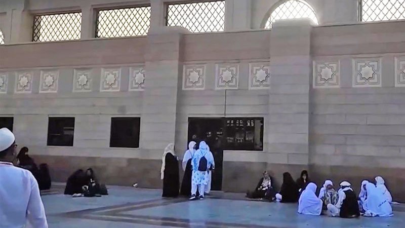  زنان از مشاهده قبرستان بقیع محروم شدند + ویدیو