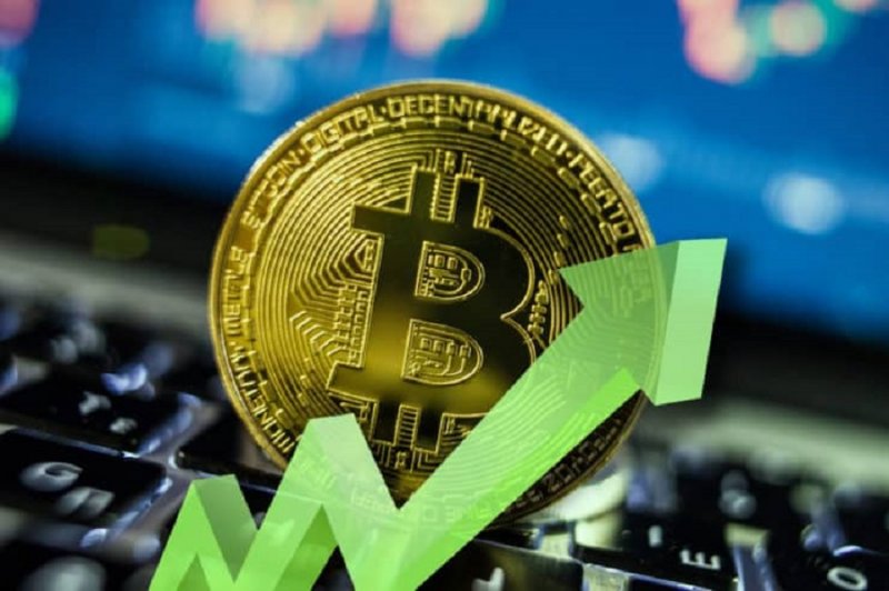 حرکت قیمت بیت کوین بر خلاف قیمت طلا 