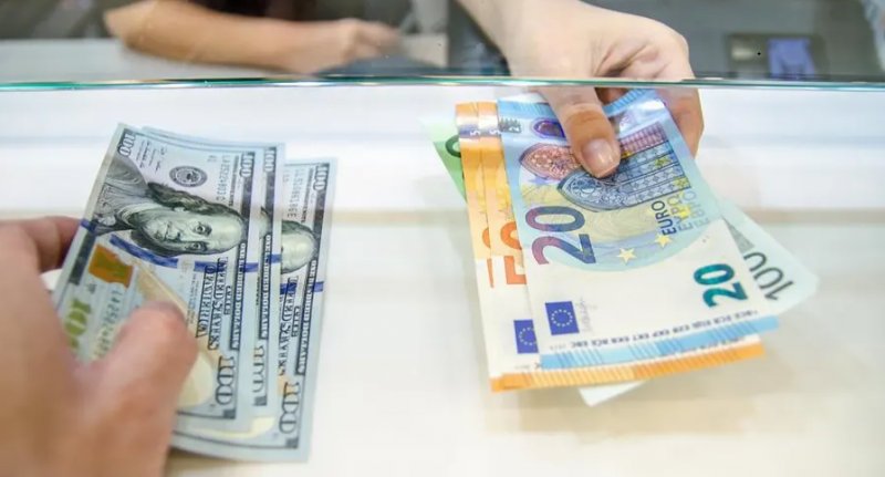  قیمت دلار و یورو در بازارهای مختلف 10 تیر 1402