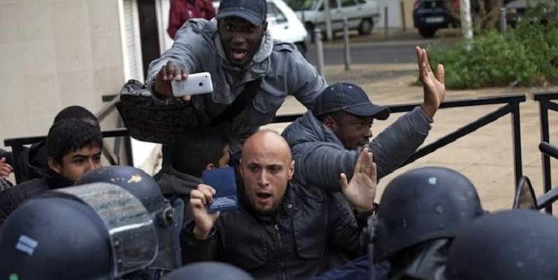 مجوز پارلمان فرانسه به پلیس برای جاسوسی از موبایل شهروندان