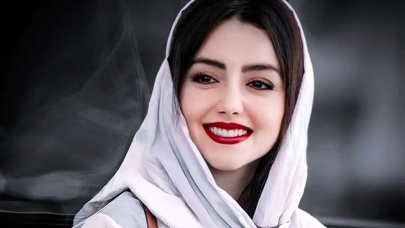 وضعیت پوشش حجاب نازنین بیاتی در کنسرت علیرضا قربانی حاشیه ساز شد+ تصویر