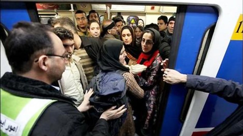 ده‌ها مسافر مترو تهران امروز زیر زمین آواره ماندند! + ویدیو