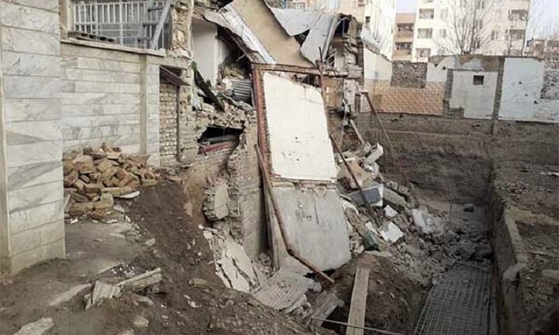 لحظه وحشتناک ریزش ساختمان در تبریز + ویدئو