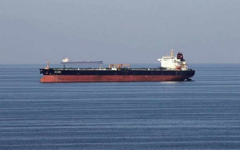 گزارش رویترز از هراس شرکت‌ها برای تخلیه نفت توقیف شده ایران