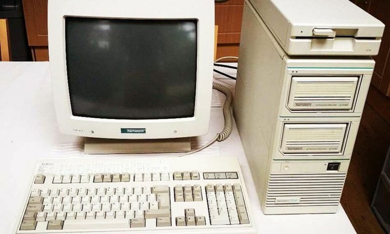 گنجی که در خانه شماست! / قیمت این کامیپوترهای قدیمی میلیاردی شد!