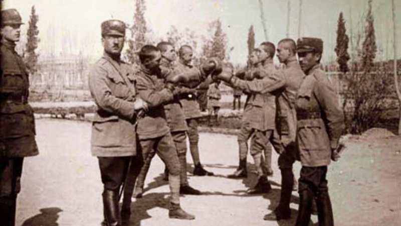 تصویری تاریخی از عنوان درجه های قدیم و جدید ارتش ایران + عکس