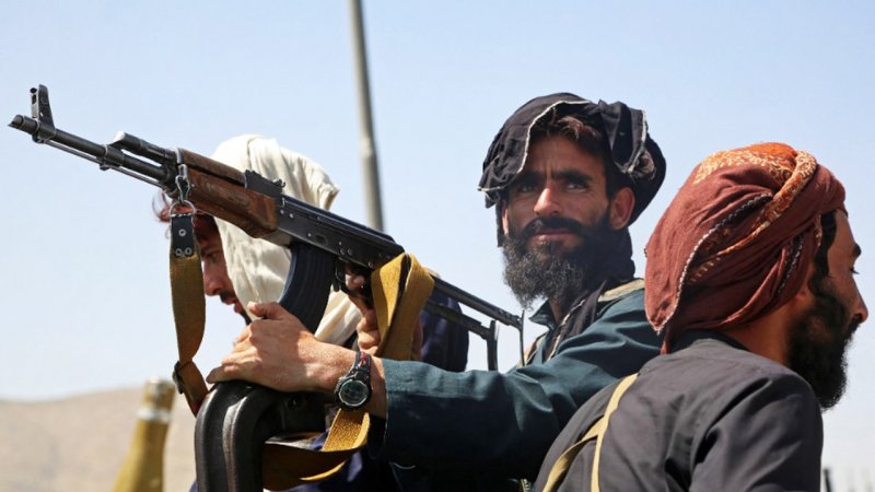 طالبان یک عکاس ایرانی را دستگیر کرد
