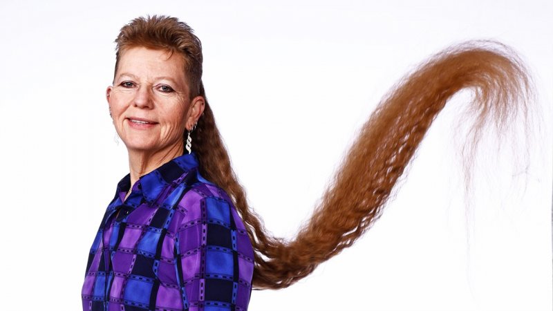 زنی که ۳۳ سال موهای خود را کوتاه نکرد، رکورد گینس را زد + تصاویر