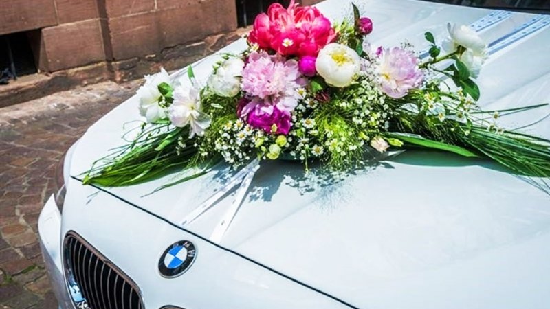 عکسی جالب از خاص ترین ماشین عروس در ایران + تصویر