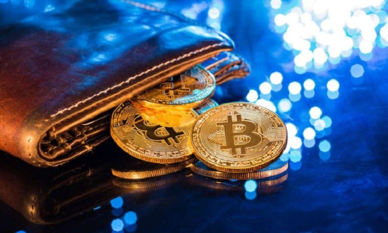 چه مواردی را باید در انتقال بیت کوین در کیف پول ارز دیجیتال در نظر گرفت؟