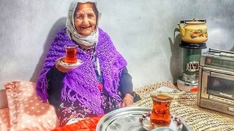 آوازخوانی سوزناک این مادربزرگ ایرانی فضای مجازی را تکان داد+ ویدیو