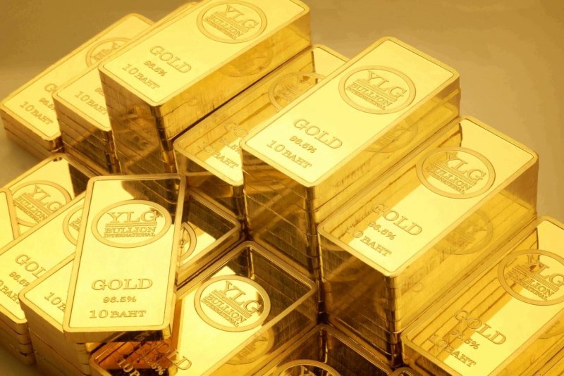 جدال میان طلا و دلار ؛ کدام یک برنده میدان شد؟