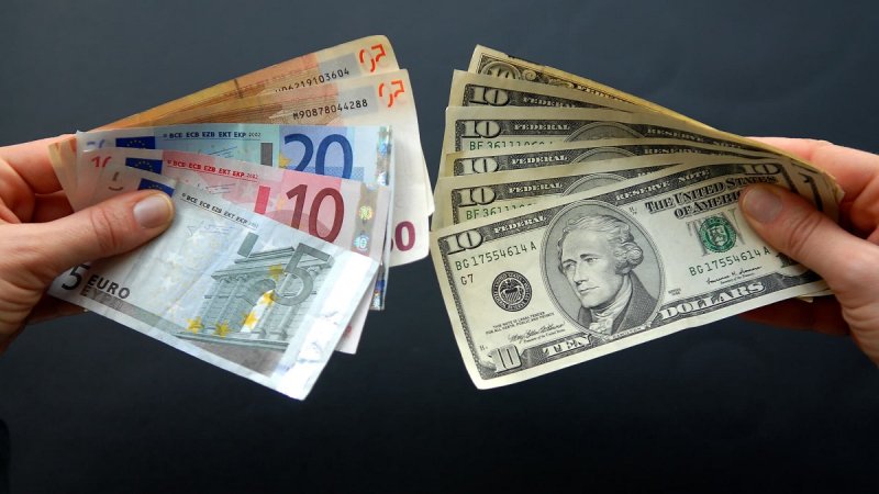 افزایش قیمت دلار و یورو 8 مهر 1402