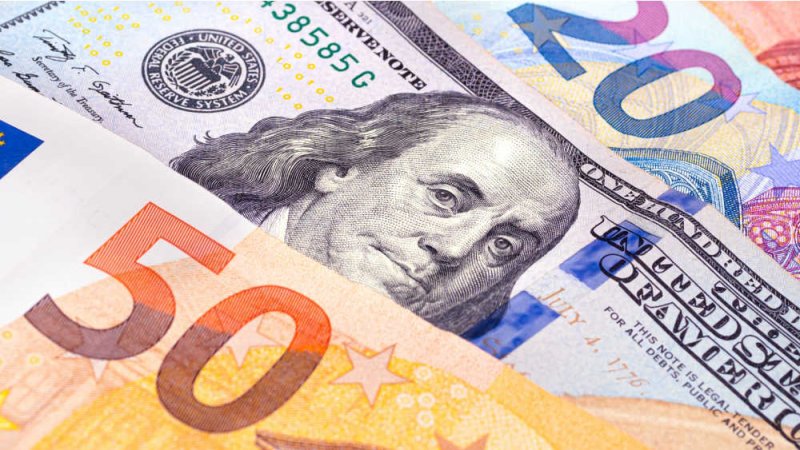 نوسان قیمت دلار و یورو 6 آبان 1402