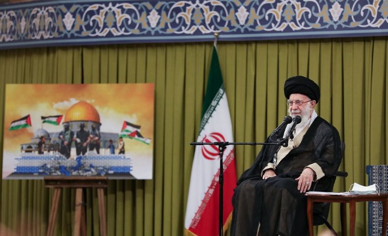 رهبر انقلاب: کسانی که مقابل فلسطین ایستادند آمریکا، فرانسه و انگلیس بودند + فیلم