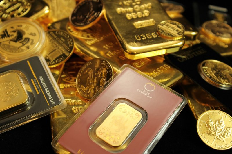 سرمایه گذاران طلا در انتظار/ قیمت طلا امروز تغییر می کند