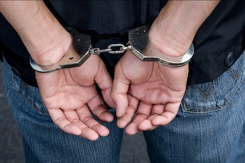 بازداشت مردی به دلیل سوءاستفاده از پسرش در اینستاگرام + فیلم