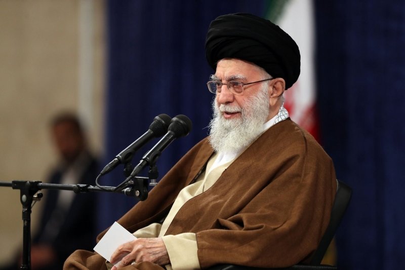 عکسی از تیپ متفاوت برخی حاضران در دیدار امروز با رهبر انقلاب