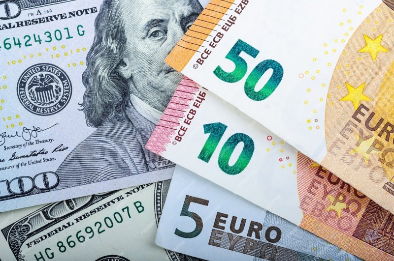  قیمت دلار و یورو در بازارهای مختلف 16 آذر 1402