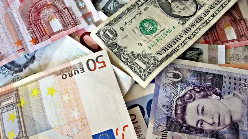نرخ ارز در بازارهای مختلف / جدیدترین قیمت دلار و یورو