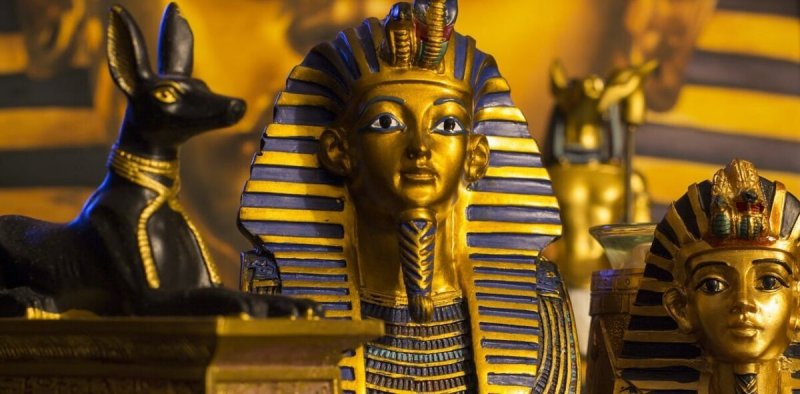 جواهرات مرموز فرازمینی که سر از مقبره فرعون هم درآوردند