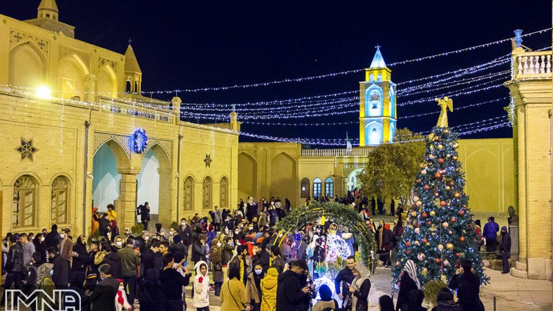 یورش مردم به کلیسا وانک در اصفهان در جشن کریسمس!+ فیلم