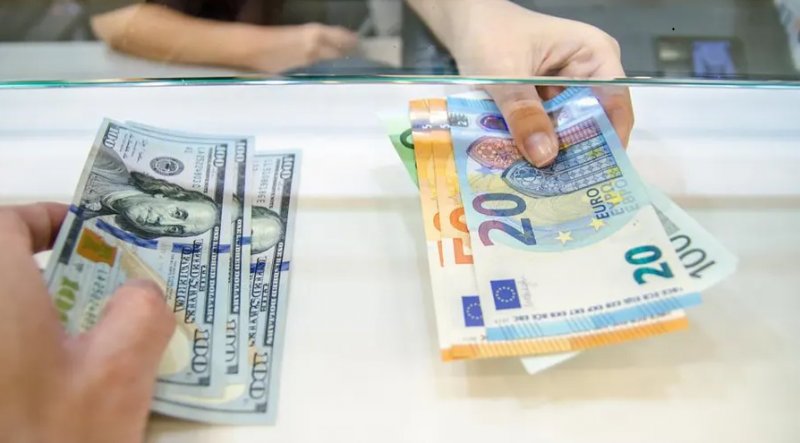 نرخ ارز در بازارهای مختلف 14 دی ماه/ یورو دوباره کاهشی شد