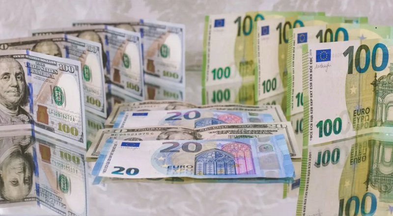 نرخ ارز در بازارهای مختلف 19 دی ماه/ یورو گران شد