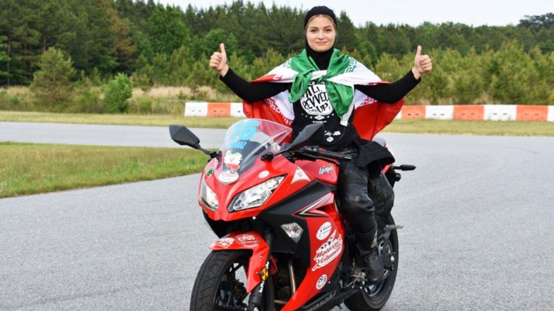 خبر خوش دولت درباره صدور گواهینامه موتورسیکلت زنان + فیلم