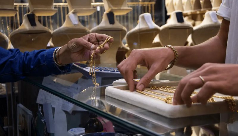 اظهارات رئیس اتحادیه طلا و جواهر درباره فروش طلای دست دوم + فیلم