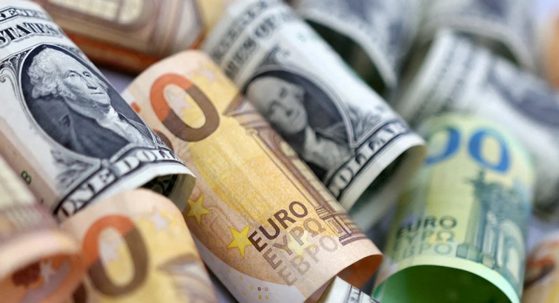  نرخ ارز در بازارهای مختلف 9 اسفندماه / تداوم گرانی قیمت یورو 