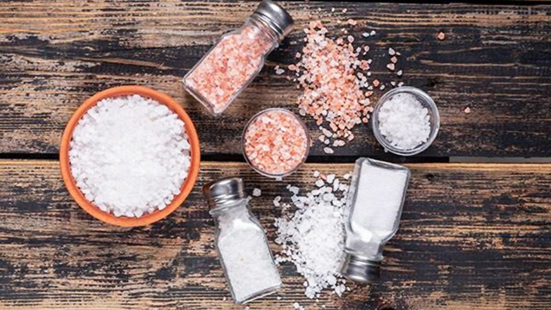 نمک طبیعی از کجا بخریم؟ خرید نمک آبی و صورتی اصل از بلوسالت 24