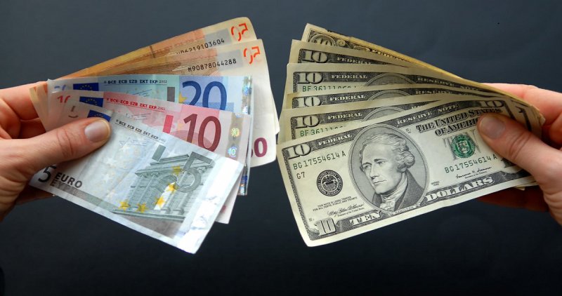 نرخ ارز در بازارهای مختلف 21 اسفند/ یورو کاهشی شد